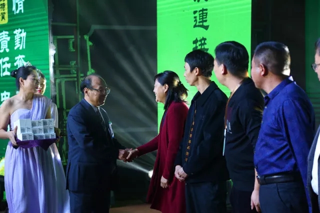 中威春雨一號(hào)植物營(yíng)養(yǎng)調(diào)節(jié)劑400-779-1088