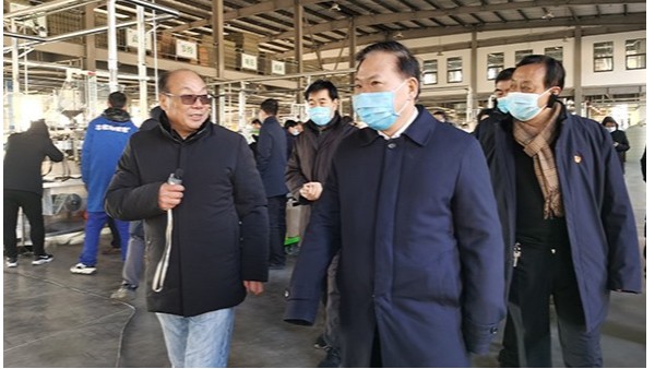 三門峽市劉南昌書記率市區(qū)縣負(fù)責(zé)人近100人蒞臨中威參觀指導(dǎo)